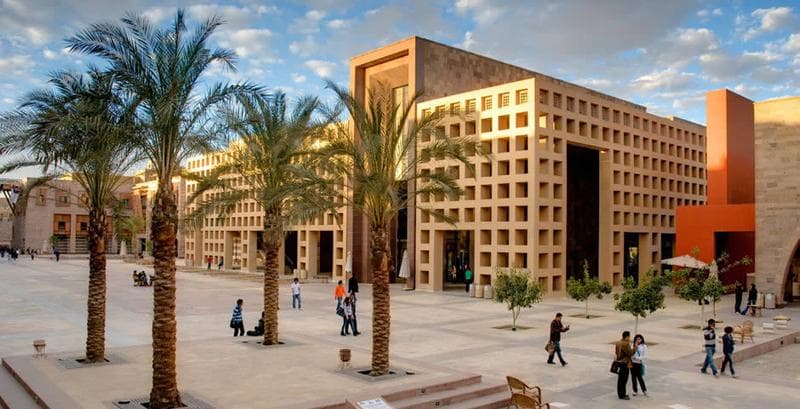 Kahire Amerikan Üniversitesi Eğitimi Nasıldır?