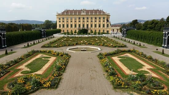 Viyana Schönbrunn Sarayı Nerededir?