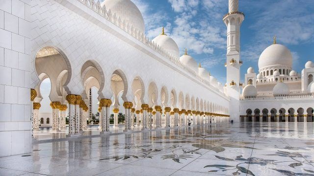 Abu Dhabi'de Görülmesi Gereken Yerler Nerelerdir?