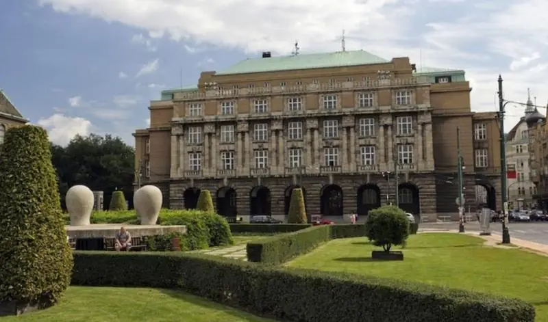 Çekya Karlova Üniversitesi