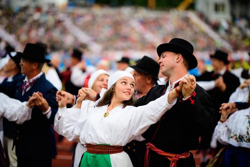 Estonya Halk Dansı Kültürü