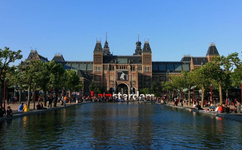 Amsterdam Devlet Müzesi (Rijksmuseum) Nerededir?