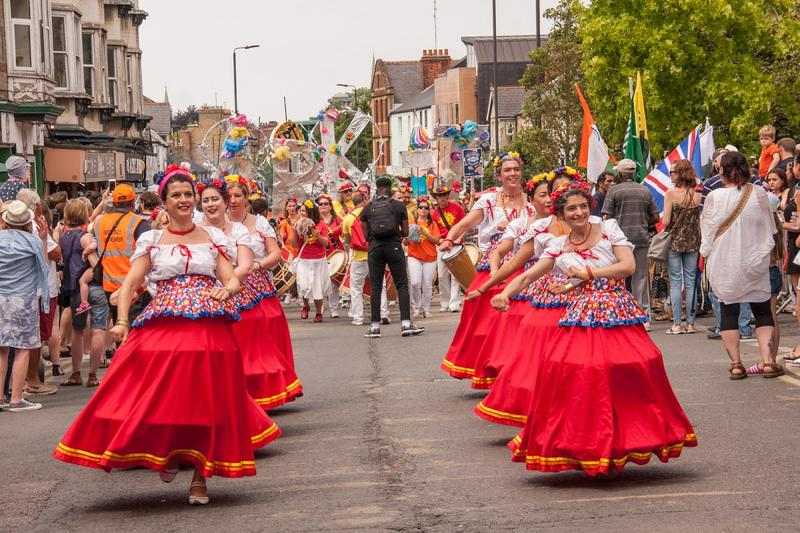 İngiltere'de Düzenlenen Festivaller ve Karnavallar Hangileridir?