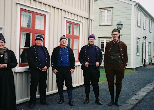 İzlanda'nın Milli Kıyafetleri