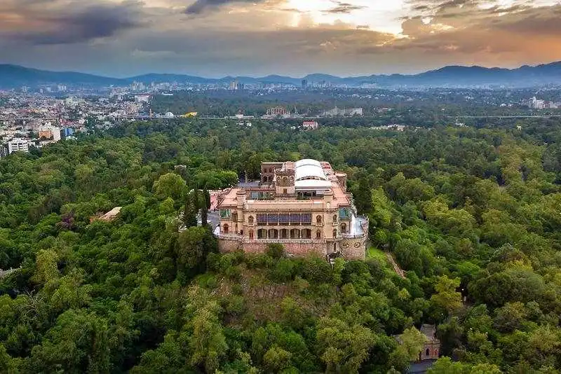 Chapultepec Kalesi Nerededir?