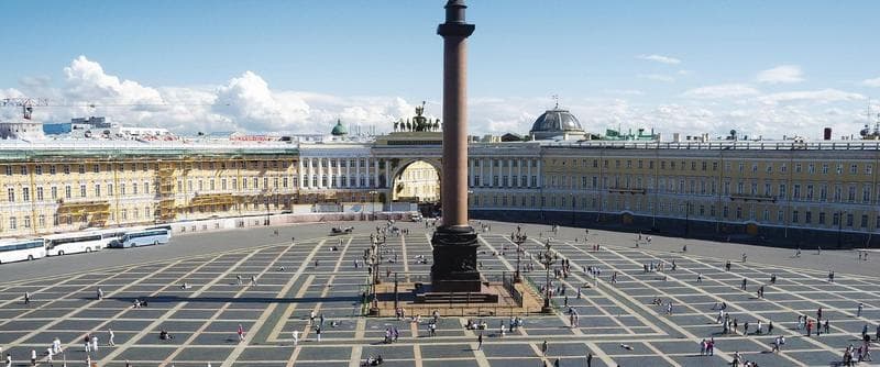 St. Petersburg Saray Meydanı Nerededir?